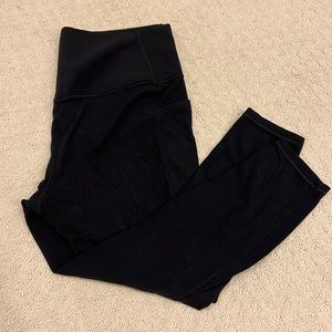 Athleta Salutation Stash Pocket II 7/8 Tight
